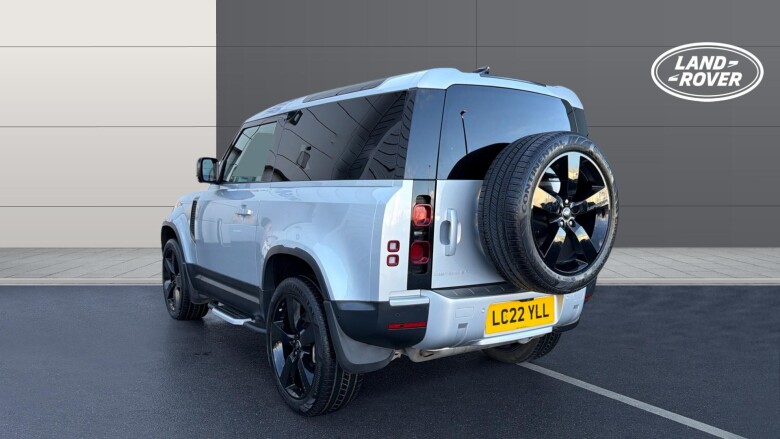 Land Rover Defender 2.0 P300 SE 90 3dr Auto Petrol Estate